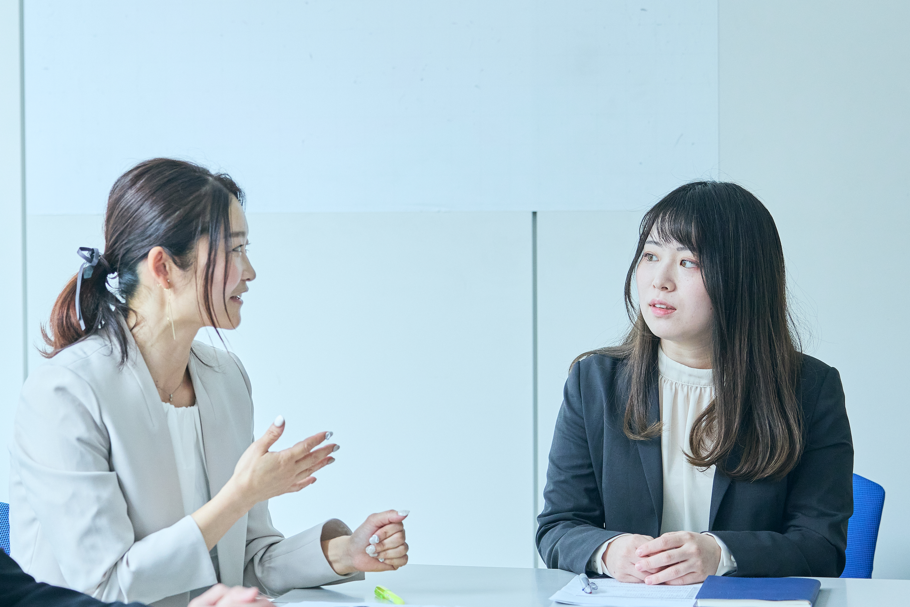 左から、升永さん、佐藤さん