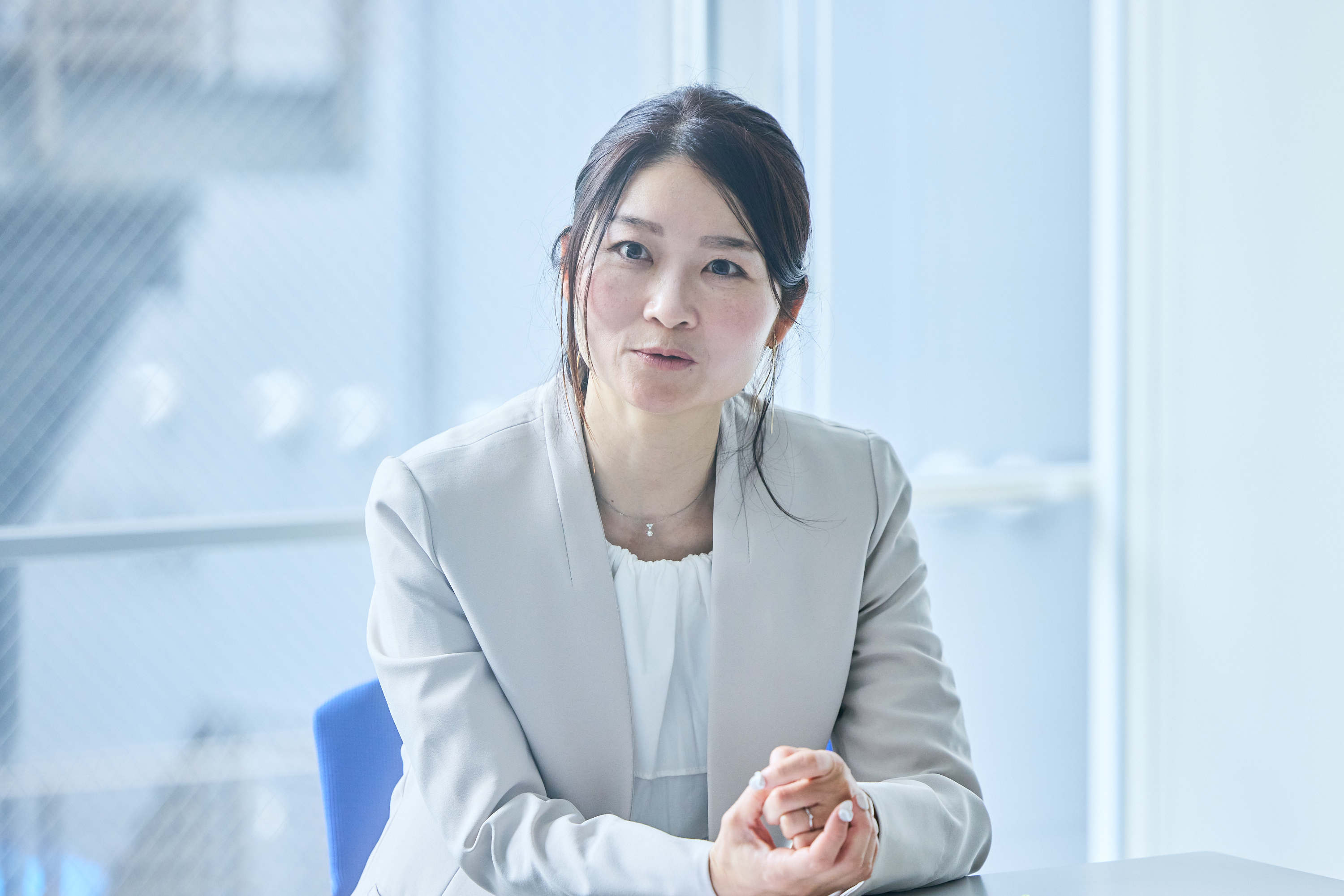 営業推進部推進室で社員研修を実施する升永さん
