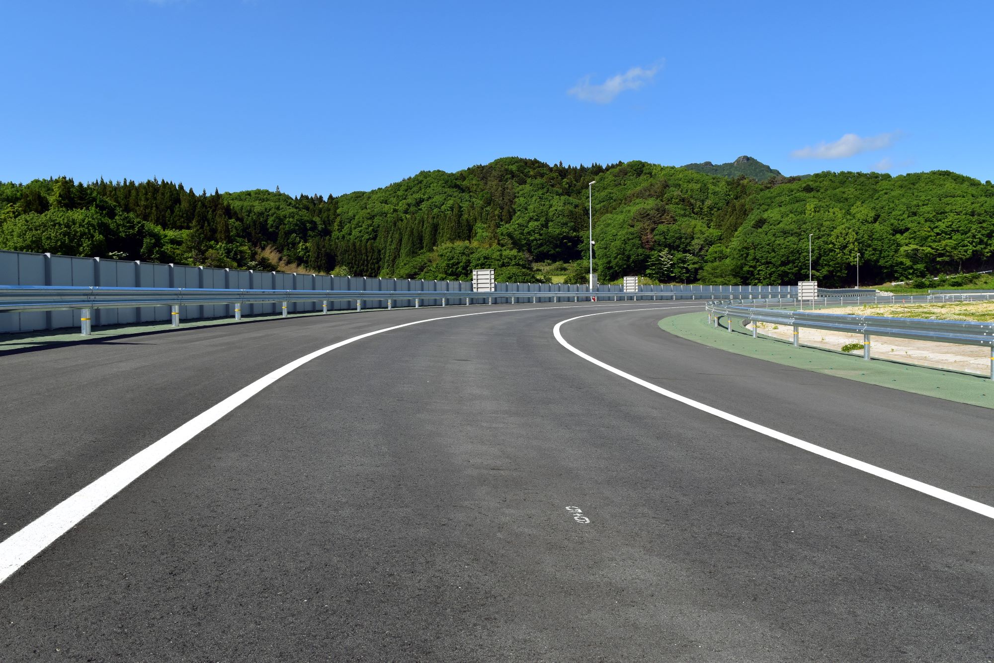 2025年春、完成した舗装のテストコース